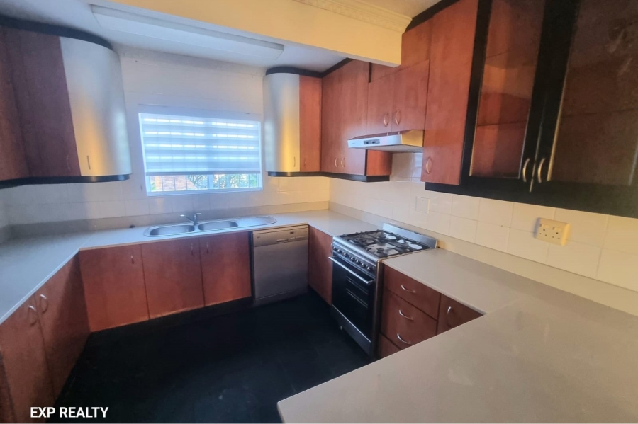 4 Bedroom Property for Sale in Beacon Bay Eastern Cape